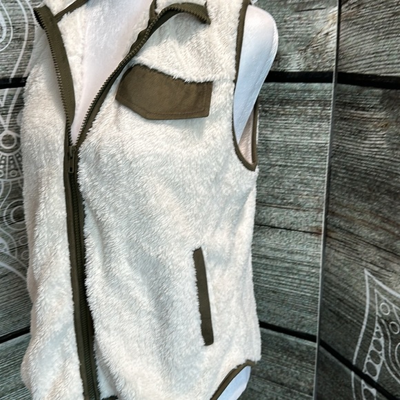 Hotline Vest - Picture 2 of 3